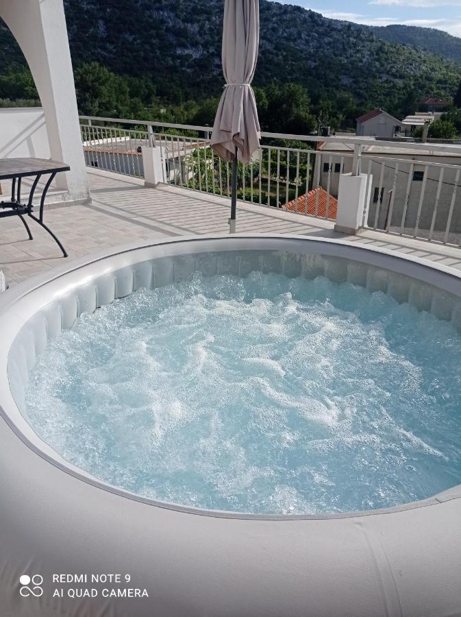 Holiday Home Horizonte With Jacuzzi Gornja Brela Kültér fotó